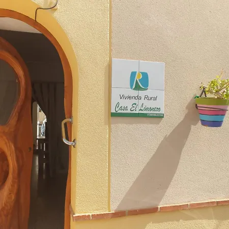 Semesterbostad Encantadora Casa De Pueblo 7 Pax Con Gran Terraza